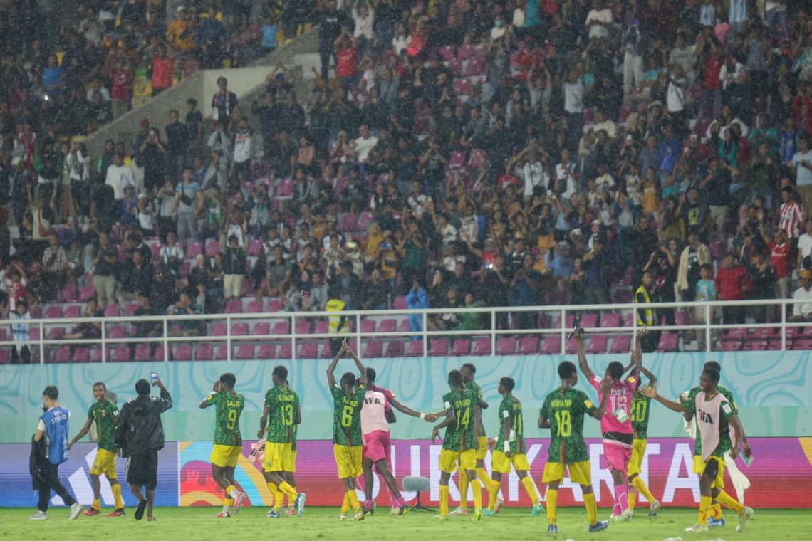 Pertandingan Mali vs Argentina dengan hasil kemenangan untuk Mali 3-0, di Stadion Manahan Surakarta, pada Jumat (1/12/2023) malam. Foto: LOC WCU17/NFL