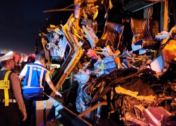 Bus Rombongan SMK Ngasem Bojonegoro Tabrak Truk di Tol Gempol Pasuruan, 2 Tewas, 5 Luka