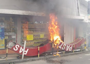 Neon Box di Toko Avia Malang Terbakar, Ini Penyebabnya
