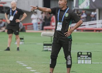 Ikuti Program Lisensi A Pro, Uston Nawawi Absen Latih Persebaya