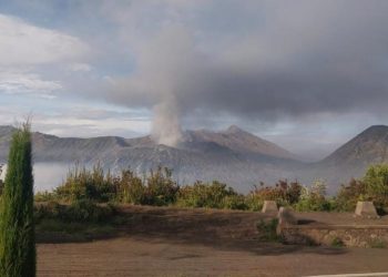 Tips Berwisata Aman di Tengah Pembatasan Gunung Bromo yang Berstatus Waspada