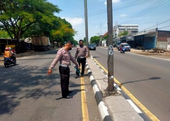 Tabrak Tiang PJU Sampai Bengkok, Pelajar SMP Tewas di Jalur Pantura Pasuruan