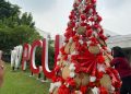 Sambut Natal, Prodi Arsitektur Universitas Kristen Petra Surabaya Bikin Pohon Natal dari Sampah Daur Ulang 3 Sambut Natal, Prodi Arsitektur Universitas Kristen Petra Surabaya Bikin Pohon Natal dari Sampah Daur Ulang