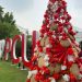 Sambut Natal, Prodi Arsitektur Universitas Kristen Petra Surabaya Bikin Pohon Natal dari Sampah Daur Ulang