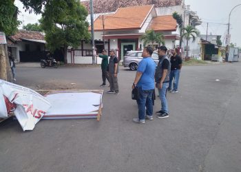 Ratusan Alat Peraga Kampanye di Kota Pasuruan Dinilai Langgar Aturan