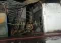 Gudang Tiner di Surabaya Terbakar, 6 Orang Terluka dan Belasan Kendaraan Hangus