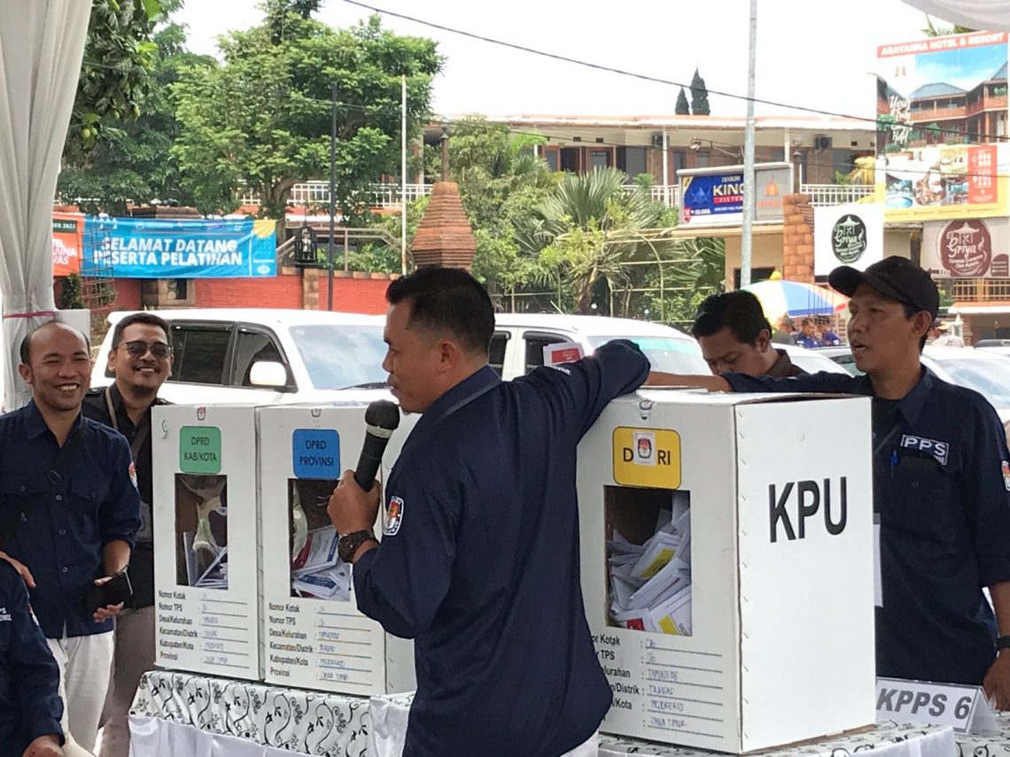 Simulasi coblosan dan penghitungan suara di Trawas, Kabupaten Mojokerto. Foto: Hanif Nanda/Tugu Jatim