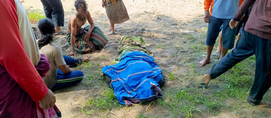 Kapal Asal Pasuruan Terhempas Ombak Besar di Tulungagung, 1 Nelayan Meninggal, 1 Hilang 1 Korban kapal terbalik di Tulungagung. Foto: dok Satpolairud Pasuruan