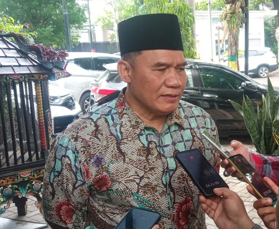 Jelang Debat Cawapres, Gibran Disebut Banyak Belajar dari Presiden Jokowi 1 Dewan Penasihat Partai Gerindra sekaligus anggota Dewan Penasihat TKD Prabowo-Gibran Jatim, Bambang Haryo Soekartono. Foto: Izzatun Najibah/Tugu Jatim