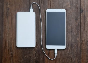 4 Tips Baterai Ponsel Hemat saat Nataru
