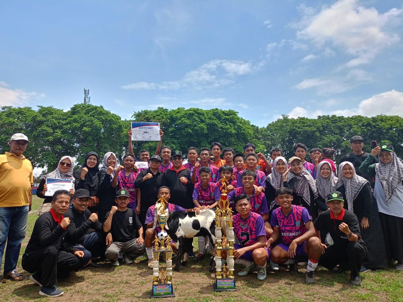 MTsN 2 Malang Torehkan Puluhan Prestasi Cemerlang Selama 2023 5 WhatsApp Image 2023 12 29 at 12.15.05