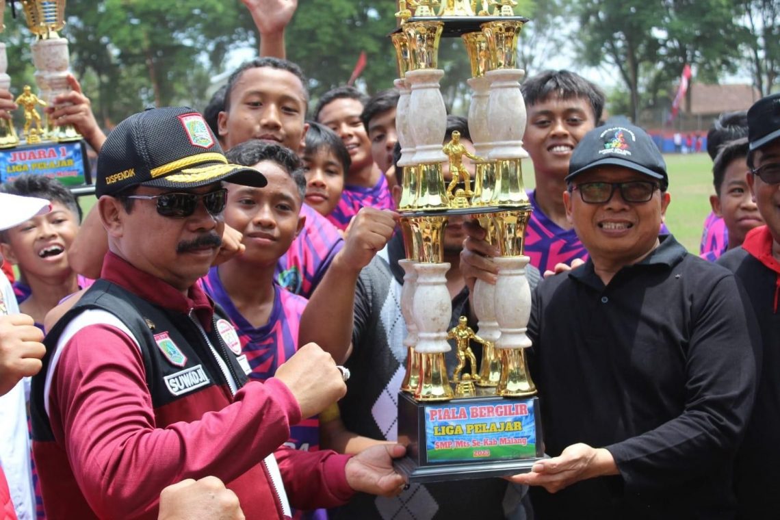 MTsN 2 Malang Torehkan Puluhan Prestasi Cemerlang Selama 2023 1 MTsN 2 Malang meraih juara 1 dalam liga pelajar antar SMP-MTs se-Kabupaten Malang Piala Bupati Cup 2023. Foto: dok MTsN 2 Malang