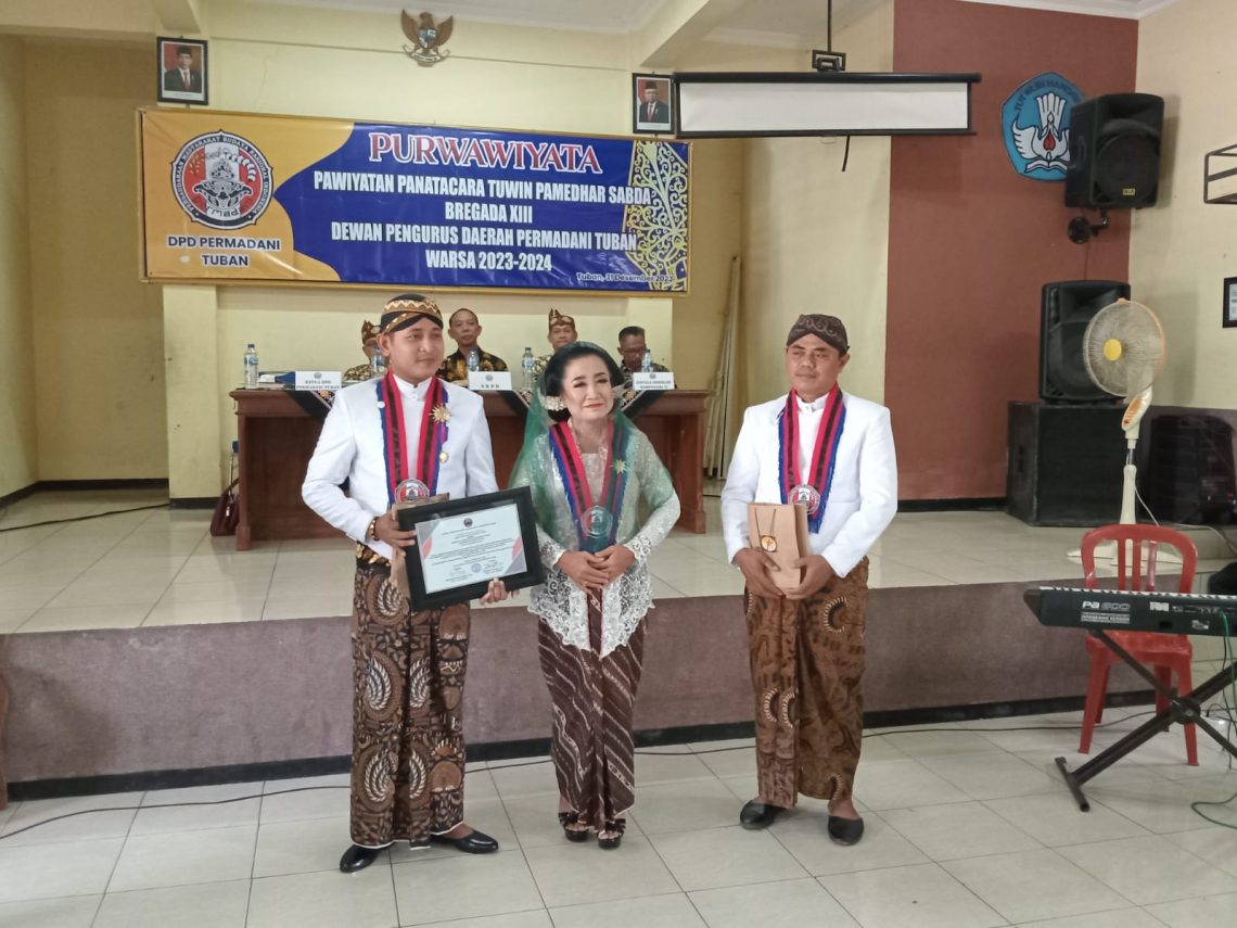 Surat Kekancingan penciptaan lagu Mars Permadani Tuban "Mars Permadani Krido Matoyo". Foto: Rochim/Tugu Jatim