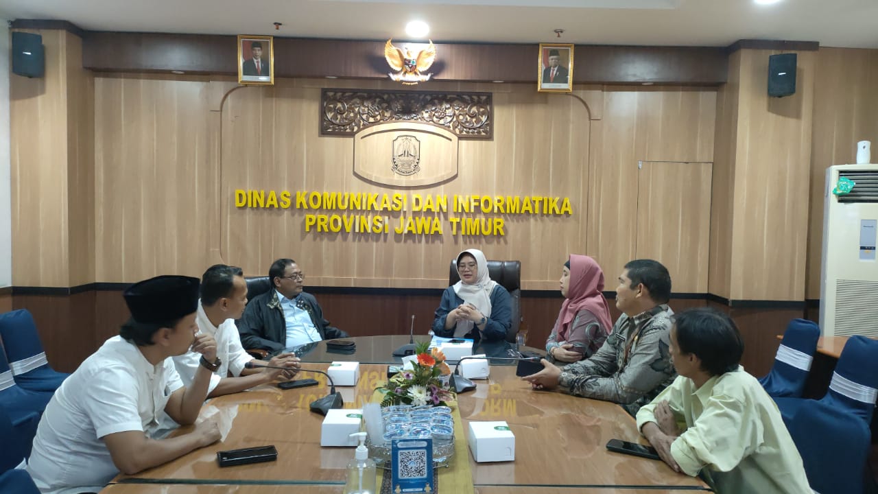 Ketua Komisi Informasi Pusat.