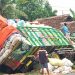 Oleng Sopir Ngantuk, Truk Kapuk Tabrak Gapura hingga Rumah di Jalur Pantura Rejoso Pasuruan 10 Truk kapuk.
