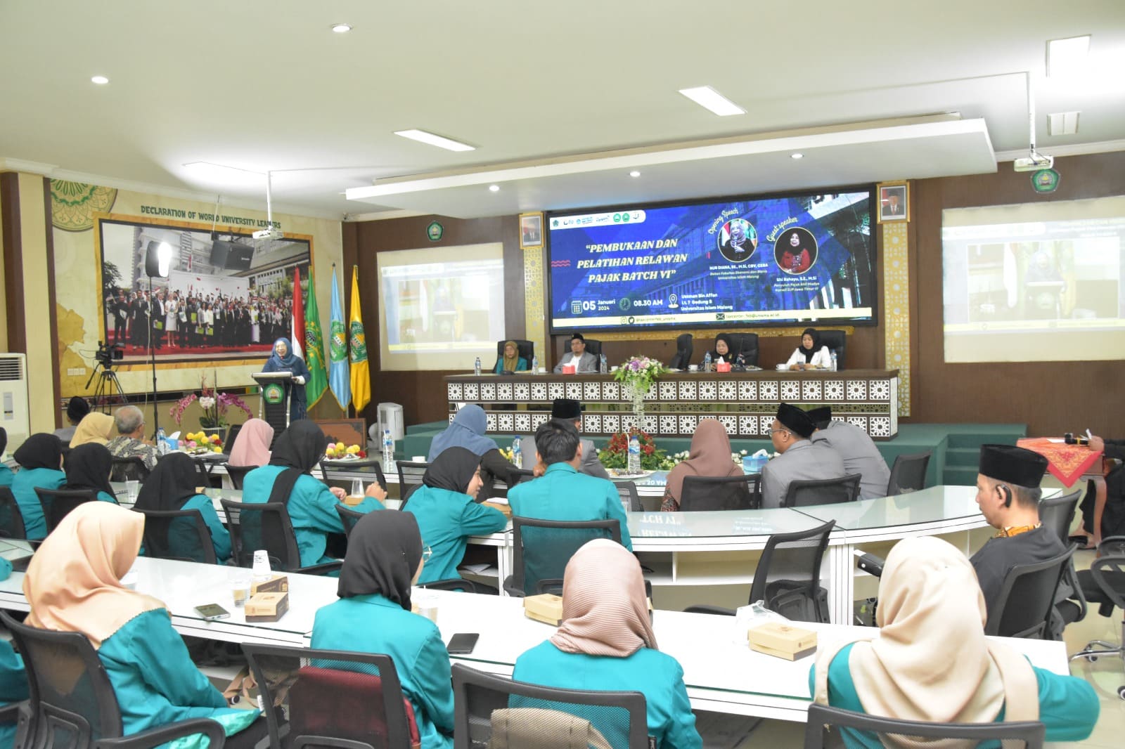 Relawan pajak di Tax Center FEB Unisma.