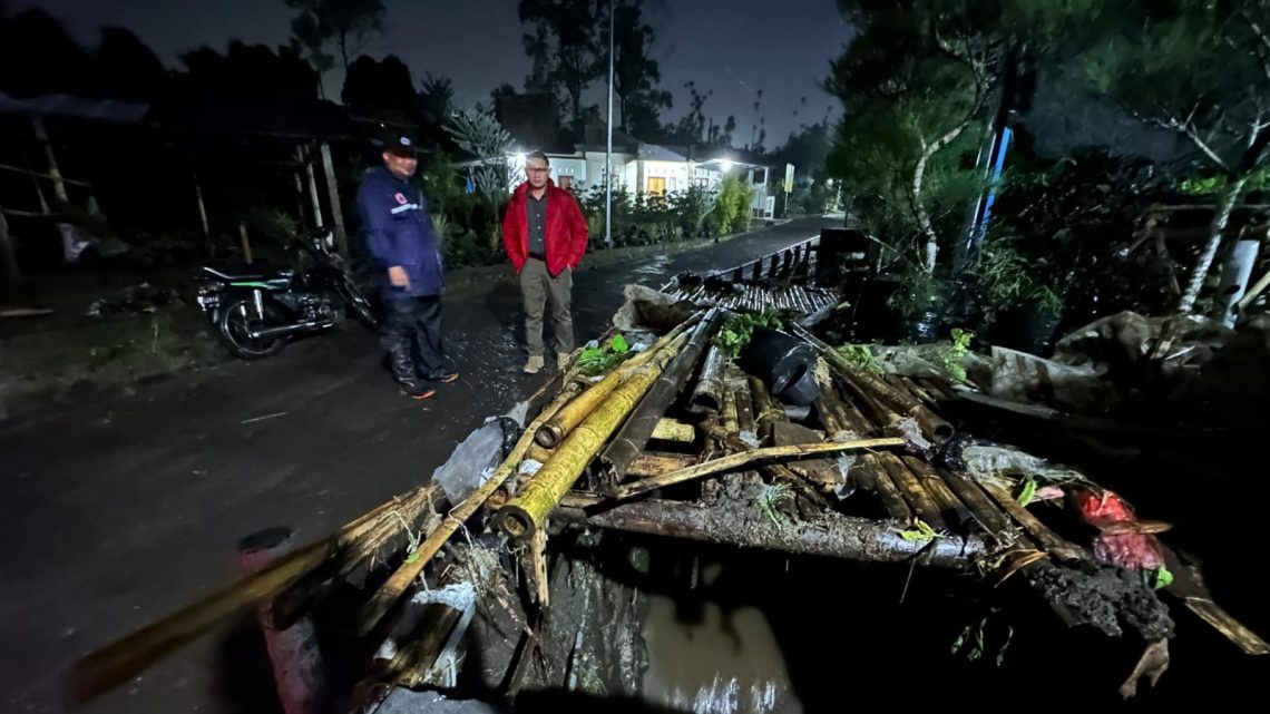 Hujan Deras, Banjir Kota Batu Terjang 3 Titik hingga Rendam Rumah Warga 1 Bencana Banjir Kota Batu.