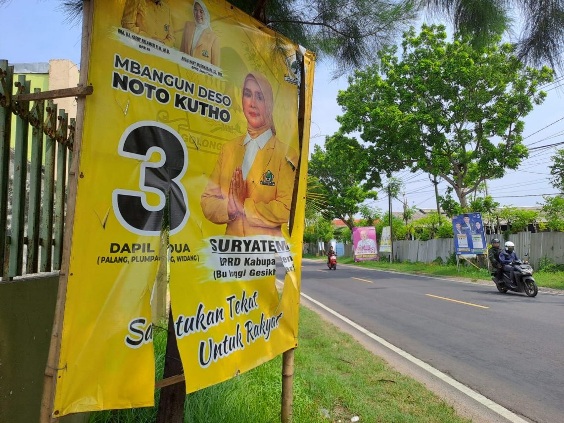 Pasang APK Catut sebagai Istri Kades, Bawaslu Tuban Belum Terima Laporan Pelanggaran Netralitas 1 Tuban.