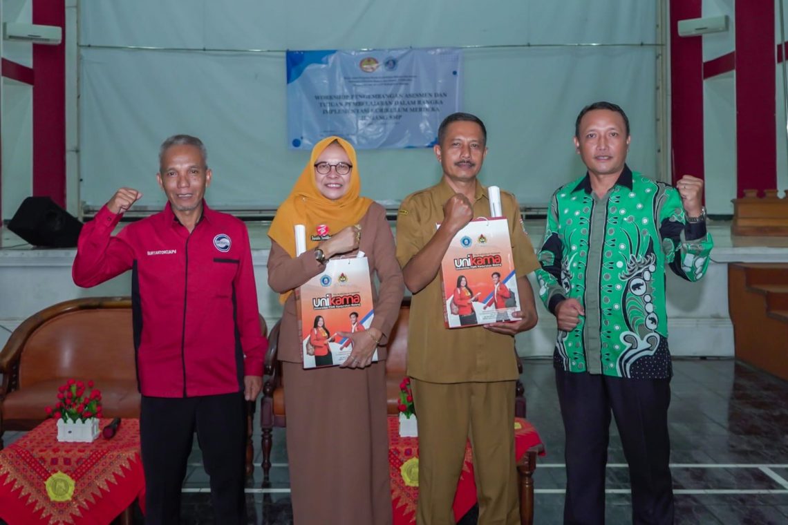 Guru SMP di Kabupaten Malang.
