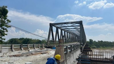 Jembatan Glendeng.