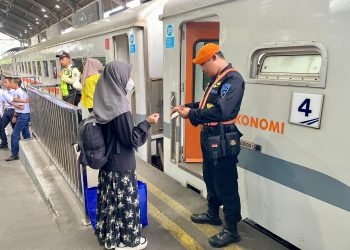 Libur Nataru, Jumlah Penumpang KAI Daop 8 Surabaya Meningkat 20 Persen Dibanding Tahun Lalu 6 Libur Nataru, Jumlah Penumpang KAI Daop 8 Surabaya Meningkat 20 Persen Dibanding Tahun Lalu