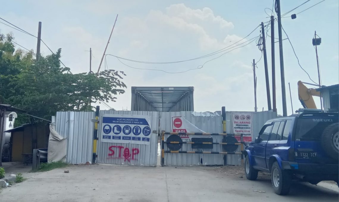 Jembatan Glendeng saat ini masih tertutup pagar dan belum bisa digunakan masyarakat. Foto: dok warga