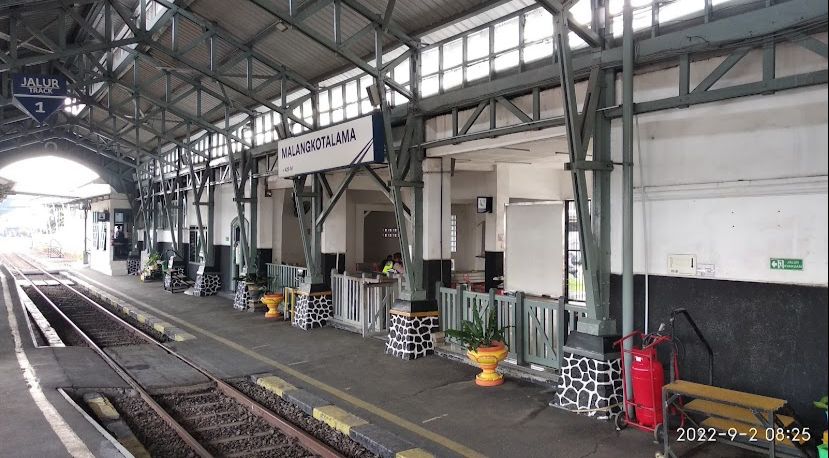 stasiun kereta api di malang