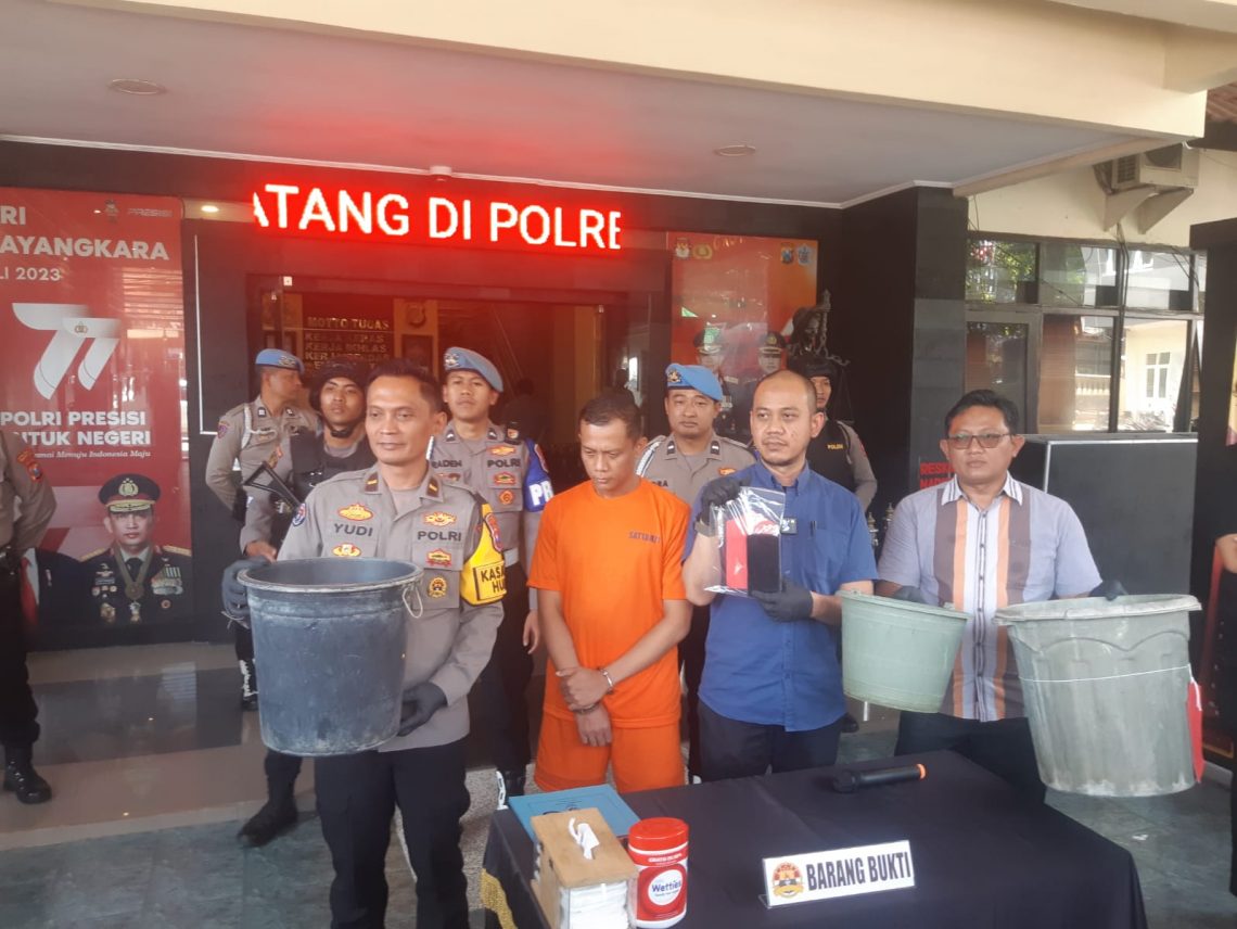 Polisi membongkar kasus dukun pijat memutilasi pasiennya. Foto: M Sholeh/Tugu Jatim