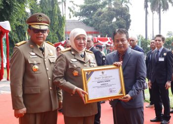 Bupati Tuban Raih Penghargaan Terbaik VI Pembina K3 Tingkat Jatim 2024