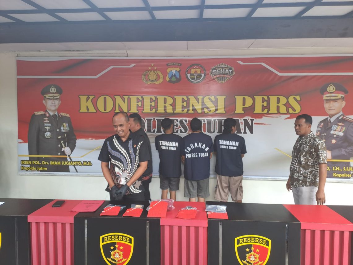 Polisi mengungkap kasus penculikan karyawan klinik di Tuban. Foto: Rochim/Tugu Jatim