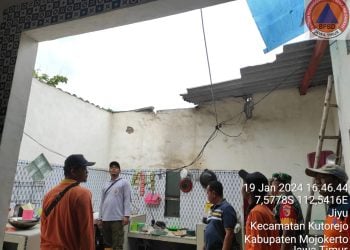 Angin Kencang Rusak 5 Rumah di Kabupaten Mojokerto