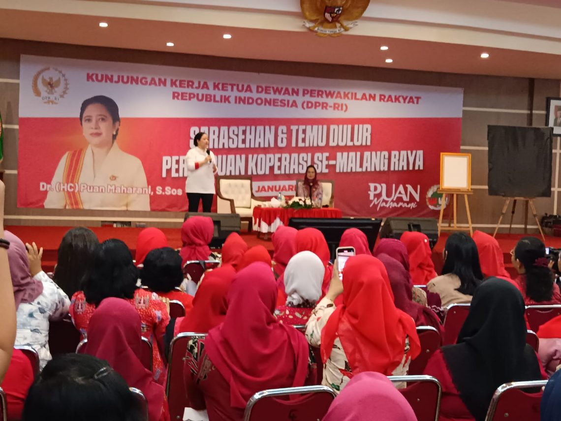Datang Ke Malang, Puan Maharani Disambati Ibu-Ibu Koperasi 5 Puan Maharani