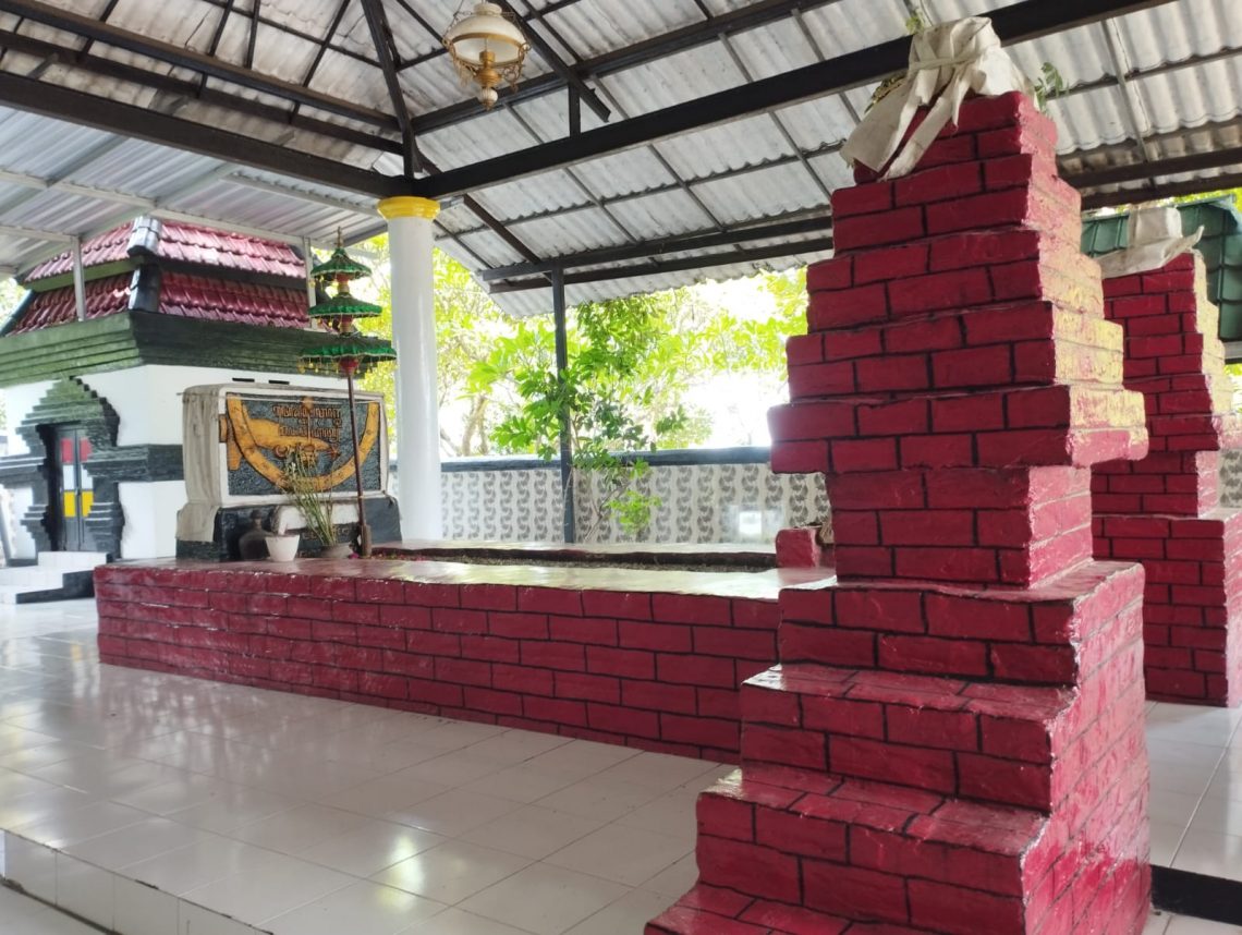 Penampakan Makam Panjang di Trowulan, Mojokerto. Foto: Hanif Nanda/Tugu Jatim
