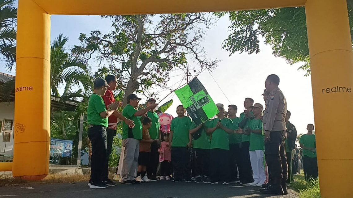 Pelepasan peserta JJS MR KAHMI di Lapangan Bulay, Kecamatan Galis, Kabupaten Pamekasan. Foto: Rifqan AZ/Tugu Jatim
