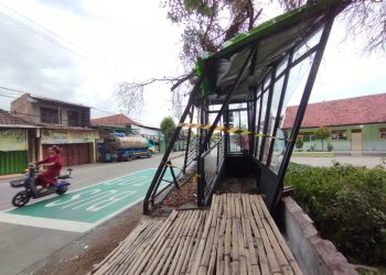 Halte Bus Trans Jatim di Mojokerto Rusak, Target Perbaikan Februari 2024 2 Halte bus Trans Jatim.