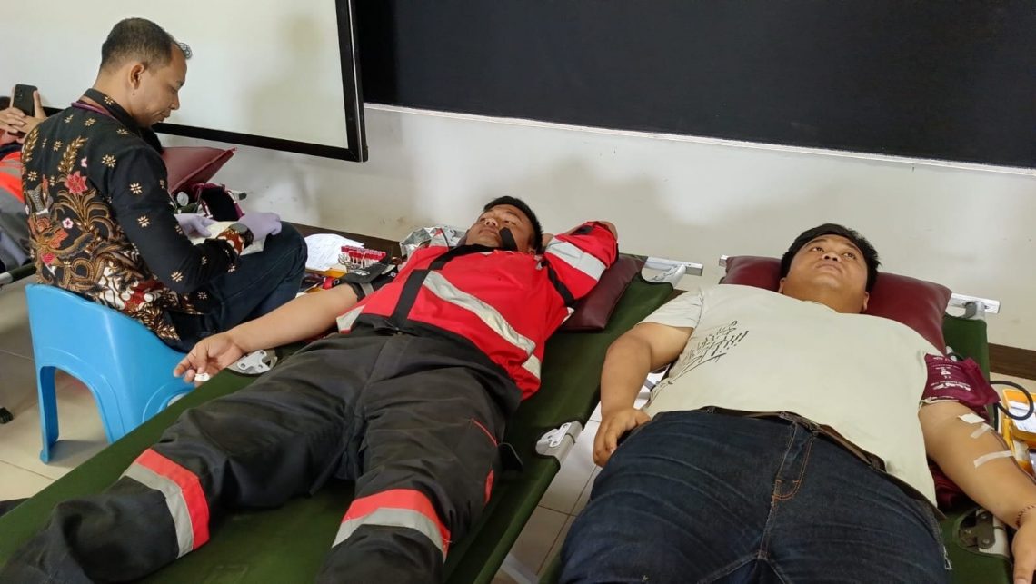 Peringati Bulan K3 Nasional, PT SBI Pabrik Tuban Gelar Donor Darah 1 Donor darah.