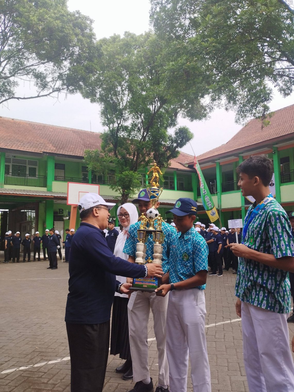 Siswa MTsN 2 Malang Ukir Prestasi, Kemenag Beri Apresiasi saat Peringatan Hari Amal Bakti 1 MTsN 2 Malang.
