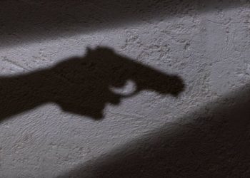 Penembakan relawan.