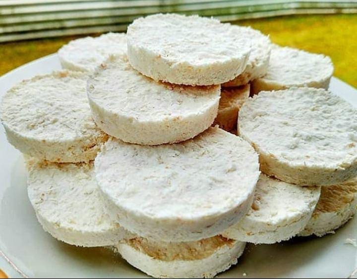 Populer! 9 Oleh Oleh Khas Blitar yang Legit hingga Crunchy Favorit Wisatawan 1 Oleh Oleh Khas Blitar.