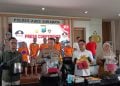 Siswi SMP di Surabaya.
