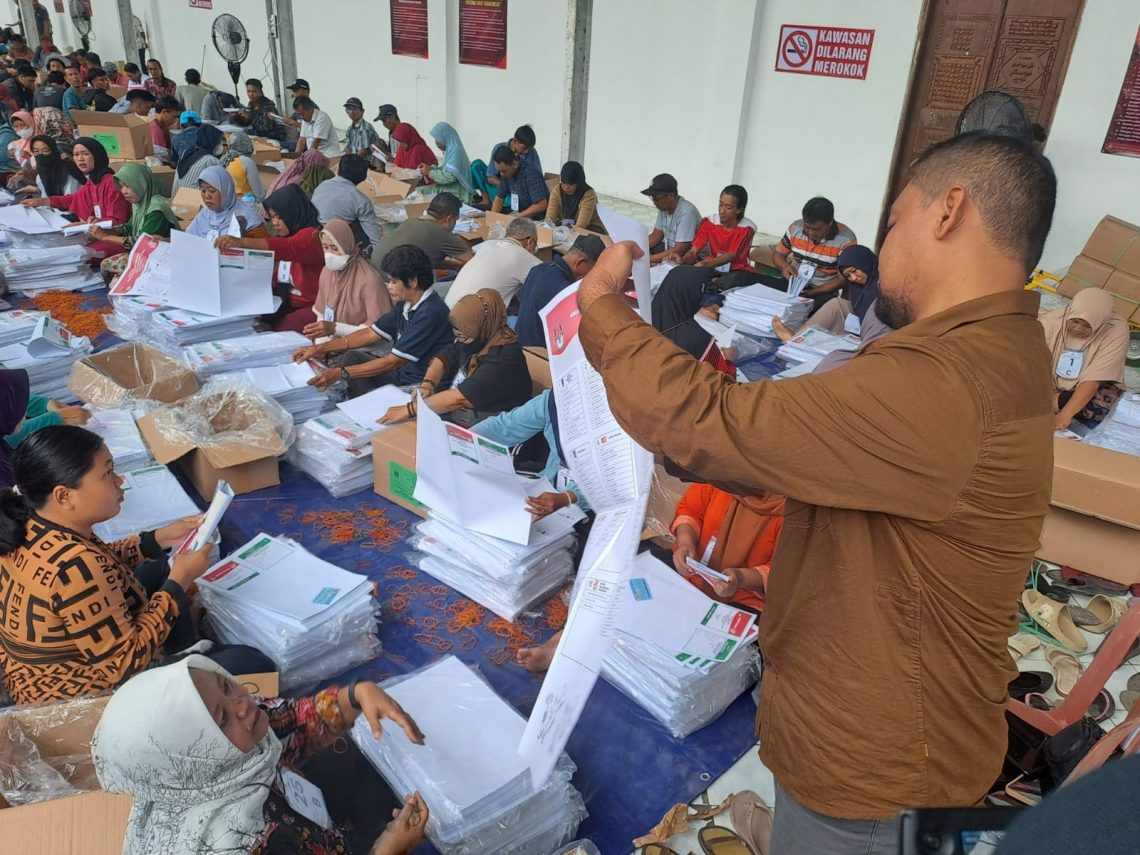 Lipat surat suara.