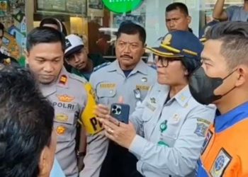 Viral! Jukir di Surabaya Tolak Sosialisasi Dishub soal Restribusi Parkir TPU 3 Jukir di Surabaya.