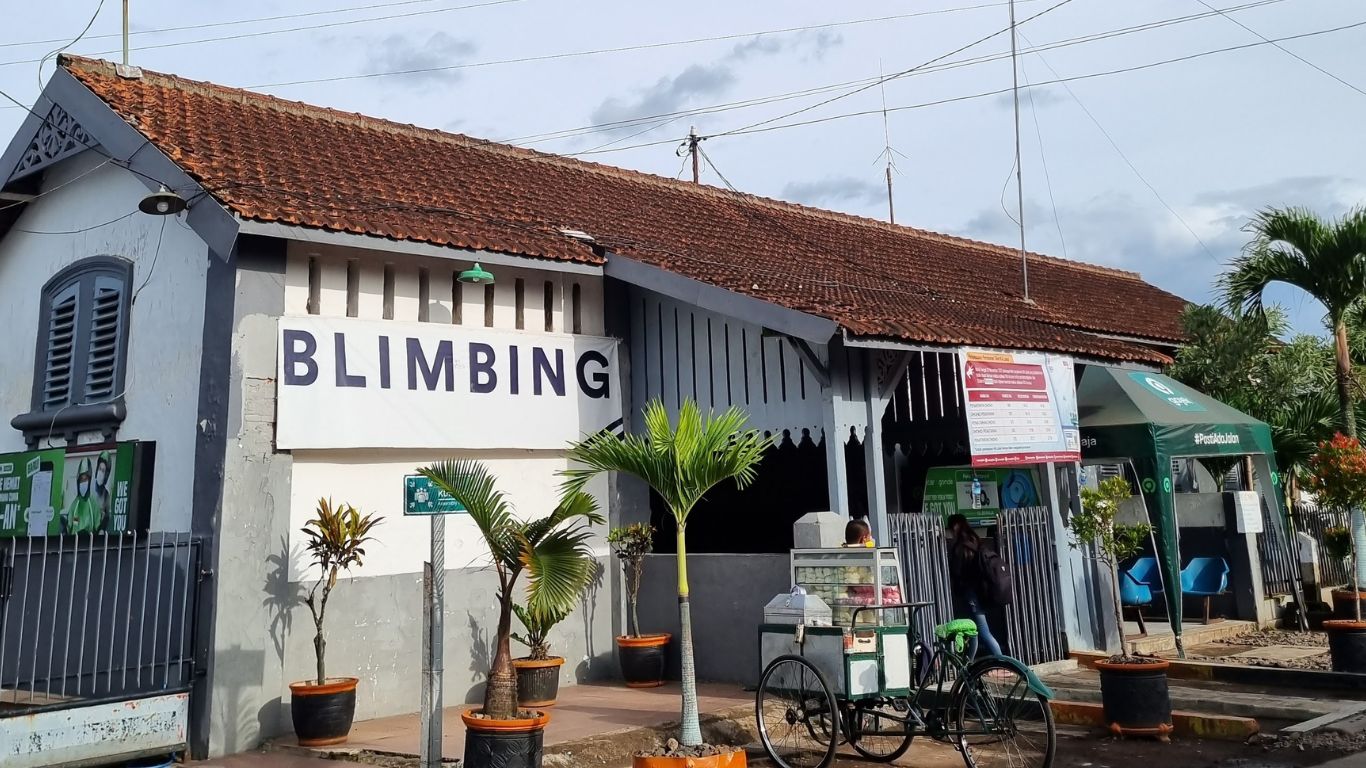 stasiun kereta api di malang