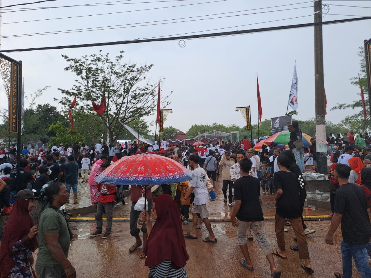 Kampanye Akbar di Tuban, Ganjar Pranowo Disambut Ribuan Pendukung Fanatik 2 Kampanye Ganjar Pranowo di Tuban.