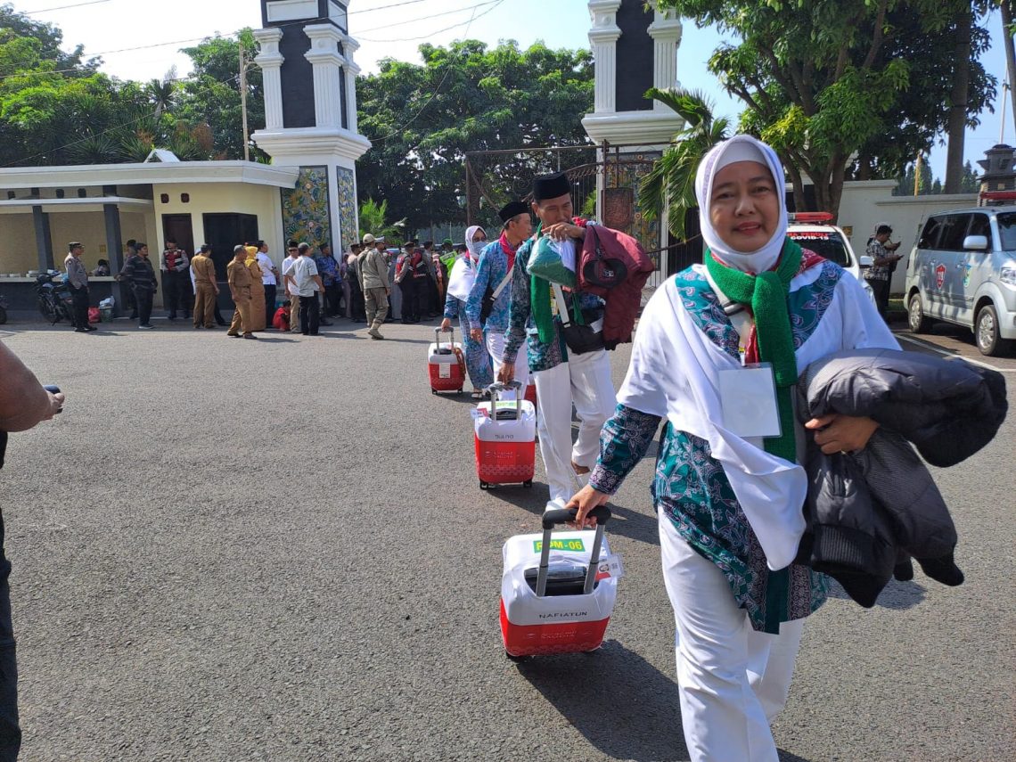 1.137 CJH Tuban Penuhi Syarat Istitoah, Lima Orang Sementara Gagal Lolos 1 CJH Tuban.