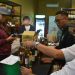 DPRD Surabaya Soroti Peredaran Minuman Beralkohol Ilegal, Dorong Pemkot Terus Lakukan Razia 9 peredaran minuman beralkohol ilegal