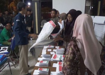 Hitung ulang surat suara.