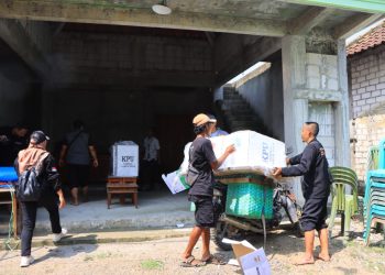 Dusun terpencil.