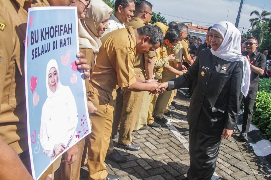 Hari Terakhir Kepemimpinan, Khofifah-Emil Pamit ke ASN 1 Khofifah.