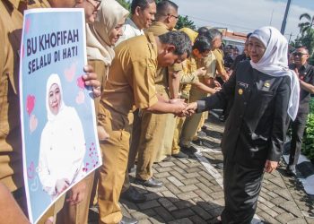 Khofifah.